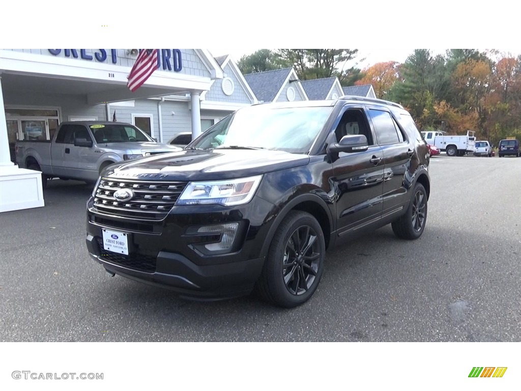 2017 Explorer XLT 4WD - Shadow Black / Ebony Black photo #3