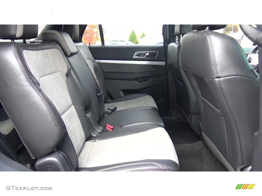 2017 Explorer XLT 4WD - Shadow Black / Ebony Black photo #24