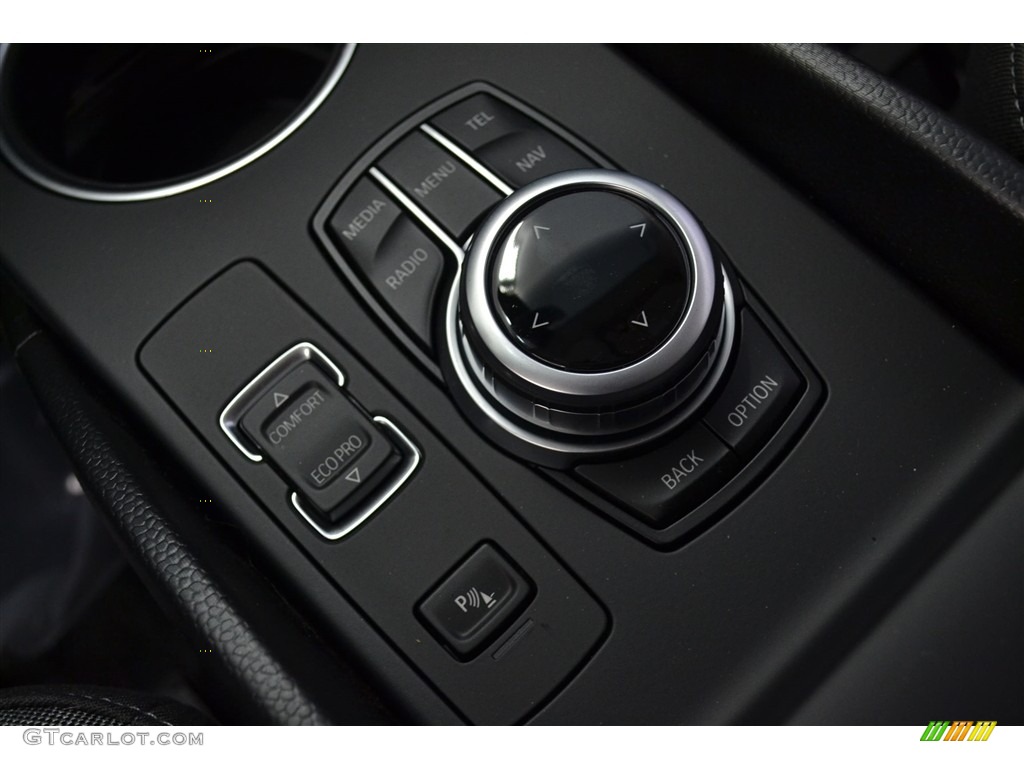 2017 BMW i3 Standard i3 Model Controls Photo #116846132