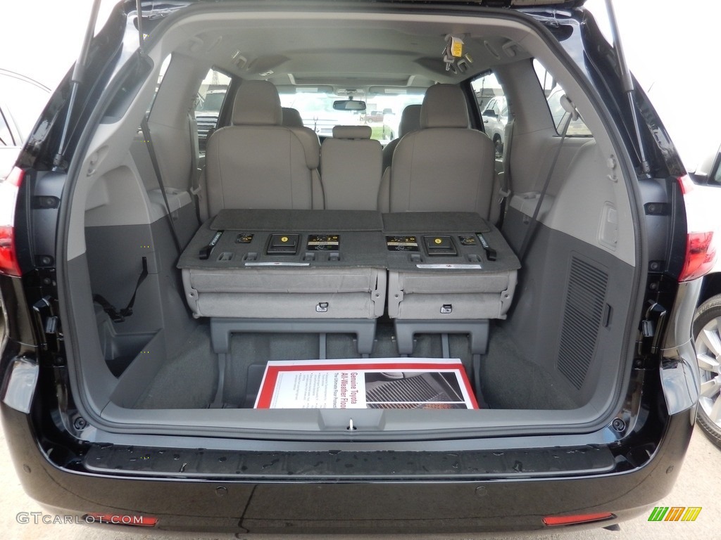 2017 Sienna XLE - Midnight Black Metallic / Ash photo #6