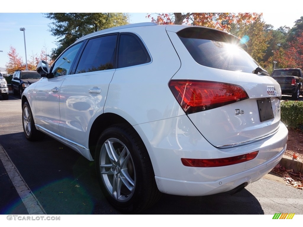 2015 Q5 2.0 TFSI Premium Plus quattro - Ibis White / Black photo #2