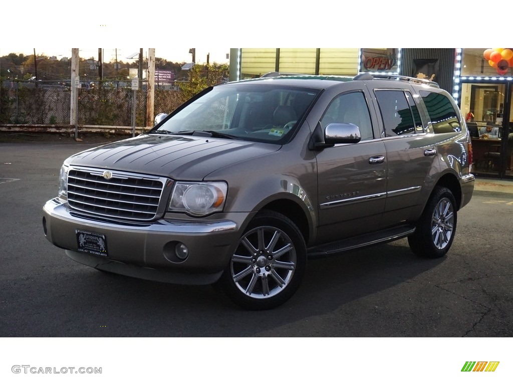 2007 Aspen Limited HEMI 4WD - Light Khaki Beige Metallic / Dark Slate Gray/Light Slate Gray photo #1