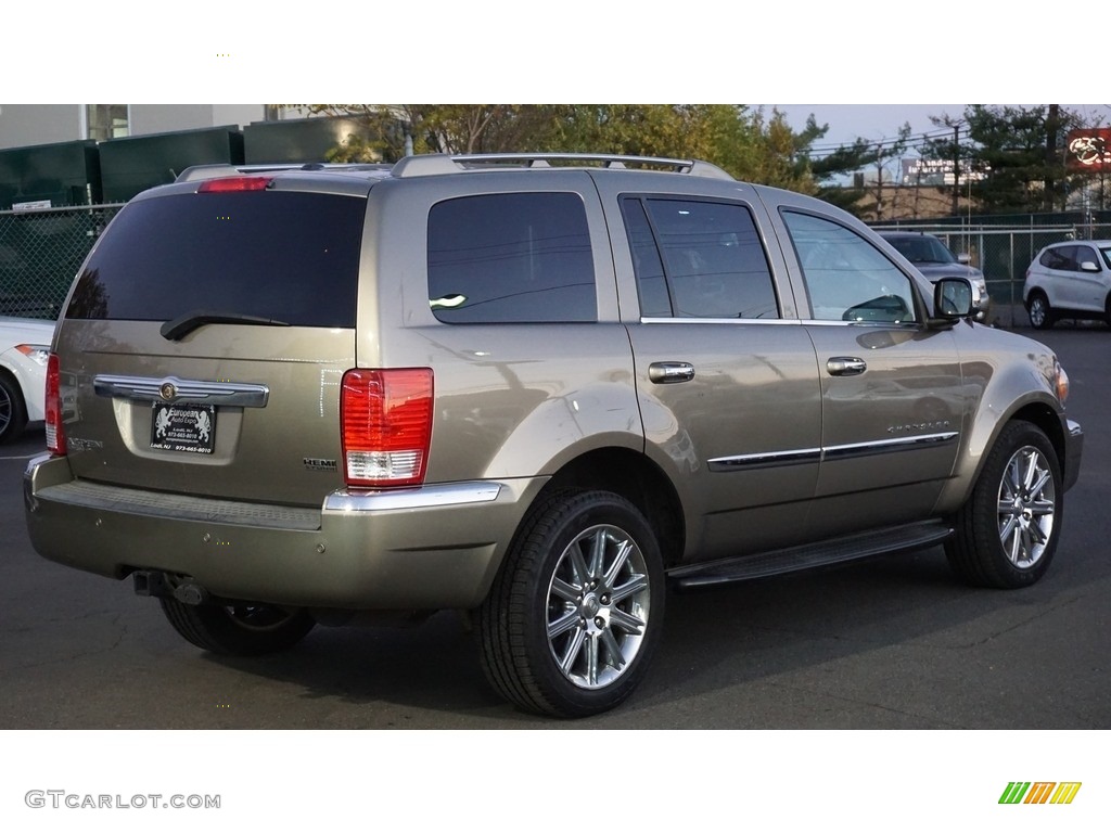 2007 Aspen Limited HEMI 4WD - Light Khaki Beige Metallic / Dark Slate Gray/Light Slate Gray photo #4