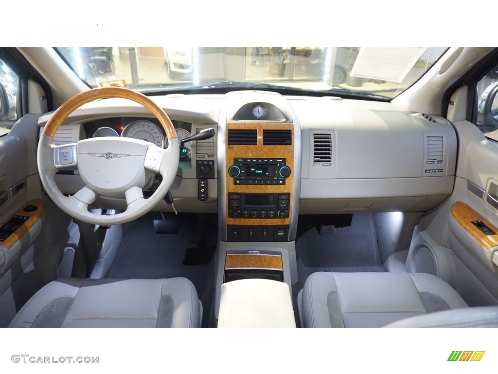 2007 Aspen Limited HEMI 4WD - Light Khaki Beige Metallic / Dark Slate Gray/Light Slate Gray photo #18