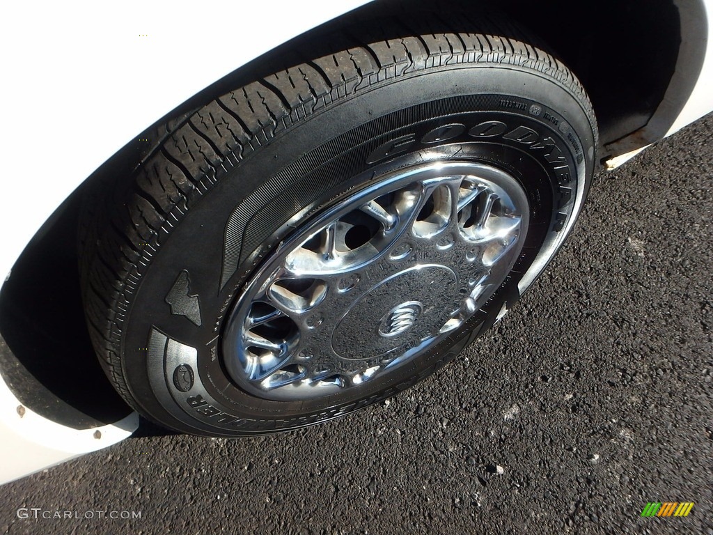 2005 Century Custom Sedan - White Opal / Graphite photo #7
