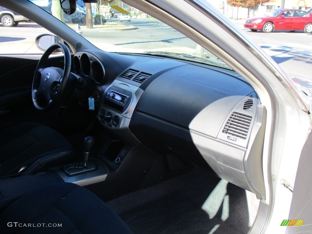 2003 Altima 2.5 S - Sheer Silver Metallic / Charcoal photo #16