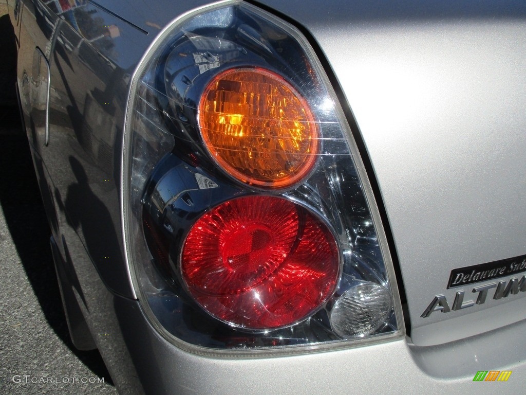 2003 Altima 2.5 S - Sheer Silver Metallic / Charcoal photo #29