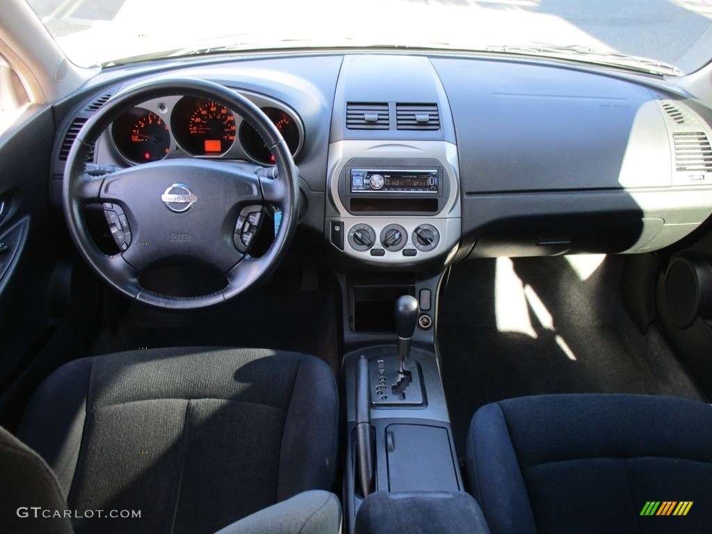 2003 Altima 2.5 S - Sheer Silver Metallic / Charcoal photo #32