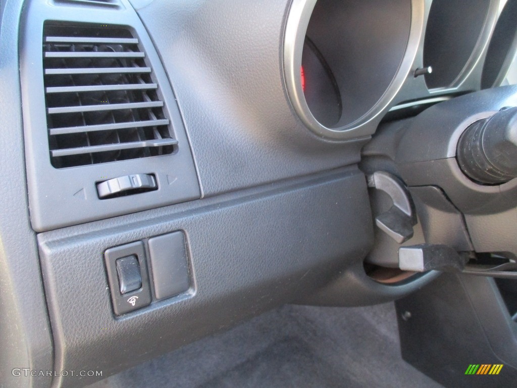 2003 Altima 2.5 S - Sheer Silver Metallic / Charcoal photo #35