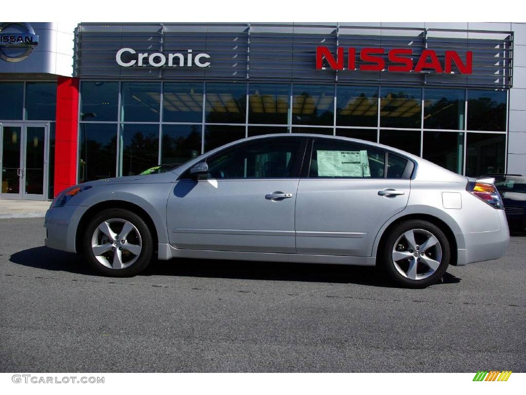 2008 Altima 3.5 SE - Radiant Silver Metallic / Charcoal photo #1