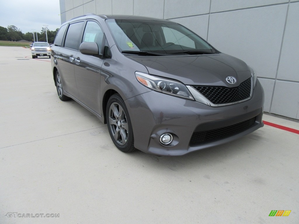 2017 Sienna SE - Predawn Gray Mica / Black photo #1