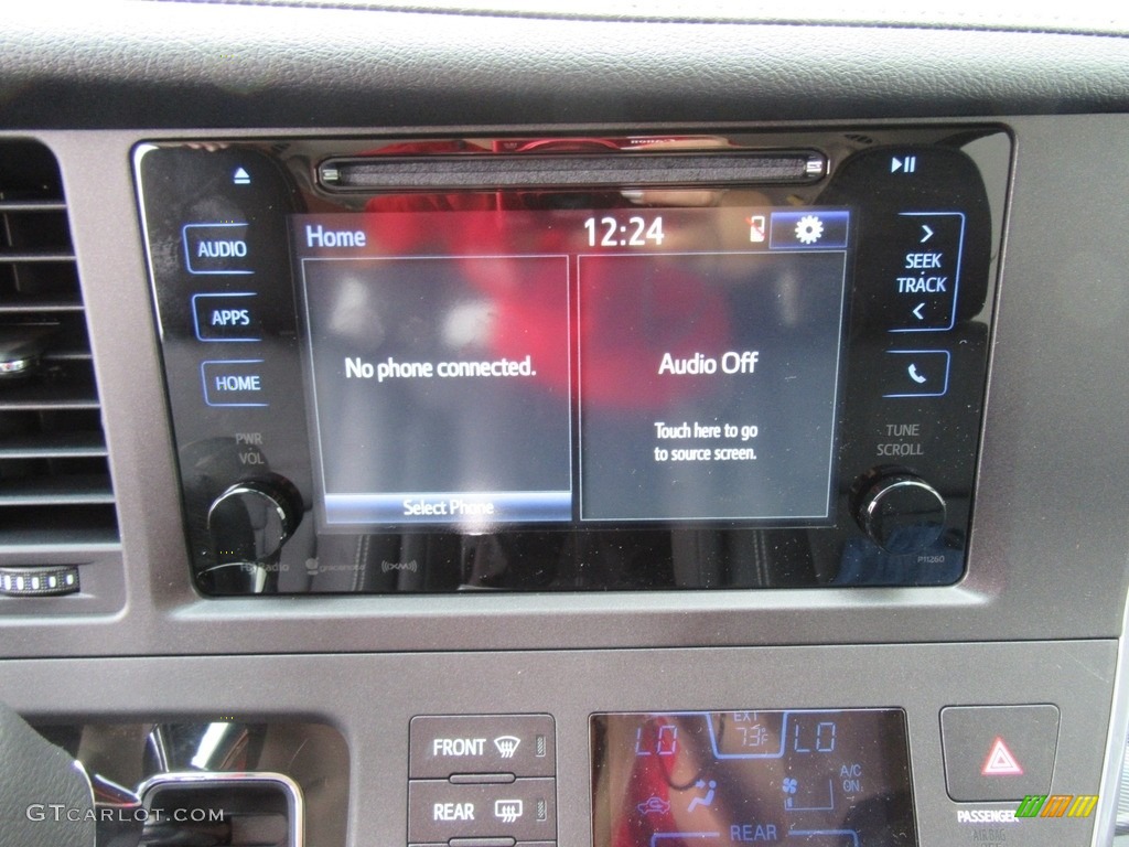 2017 Toyota Sienna SE Controls Photo #116877218