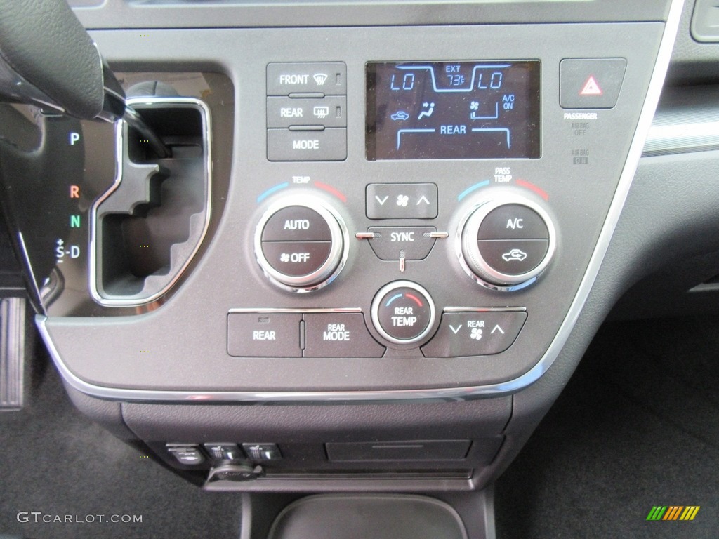 2017 Toyota Sienna SE Controls Photo #116877254