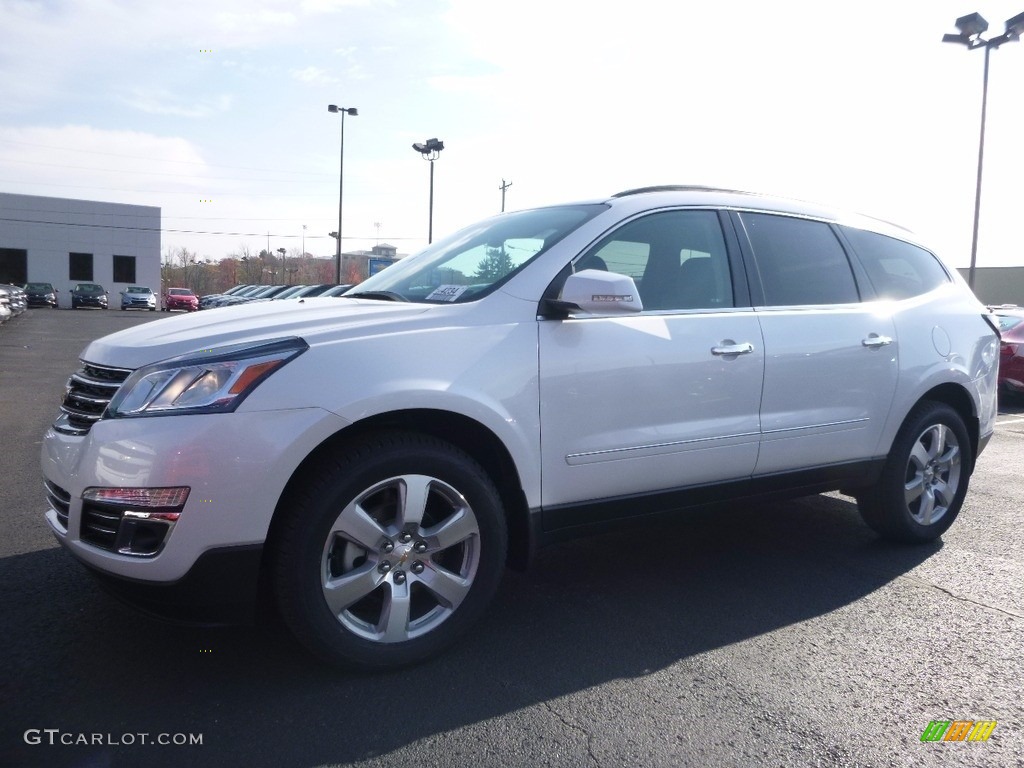 Iridescent Pearl Tricoat Chevrolet Traverse