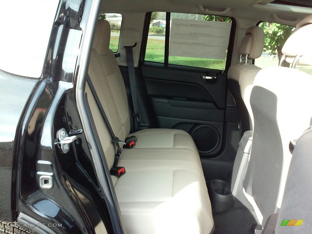 2017 Jeep Compass 75th Anniversary Edition Rear Seat Photo #116884373