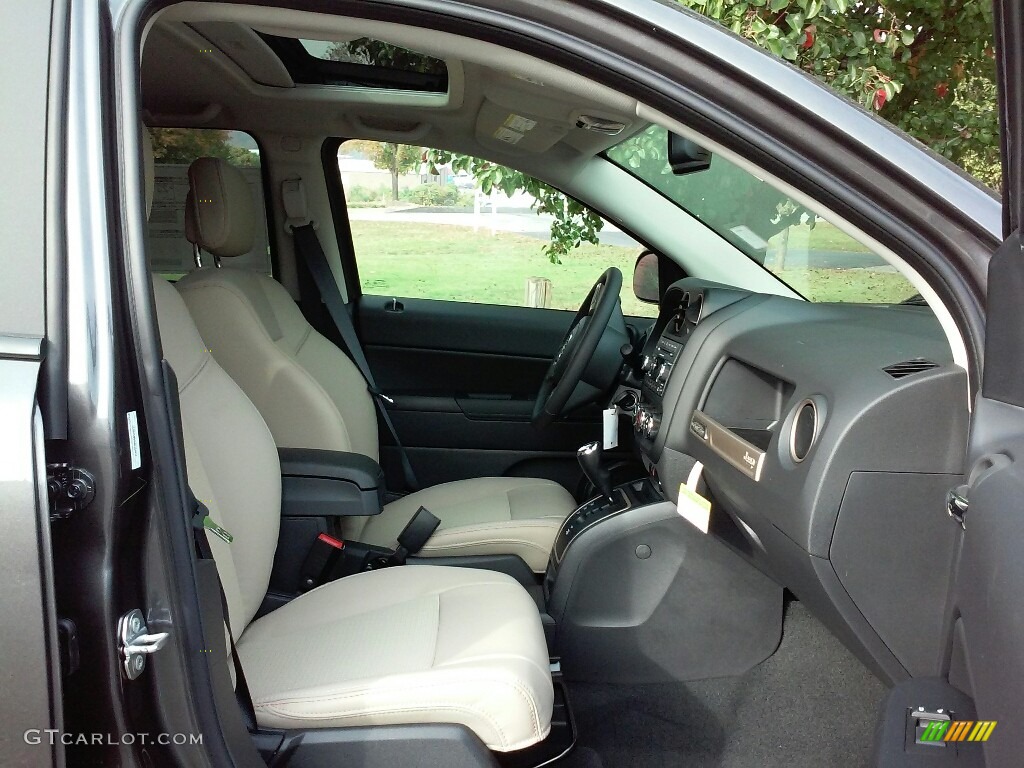 2017 Jeep Compass 75th Anniversary Edition Front Seat Photo #116885231