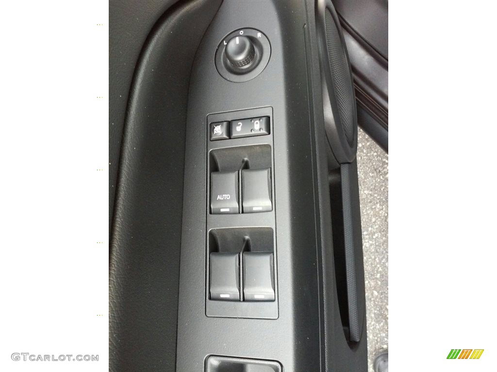 2017 Jeep Compass 75th Anniversary Edition Controls Photo #116885252