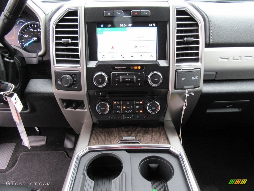 2017 Ford F250 Super Duty Lariat Crew Cab 4x4 Navigation Photo #116887759