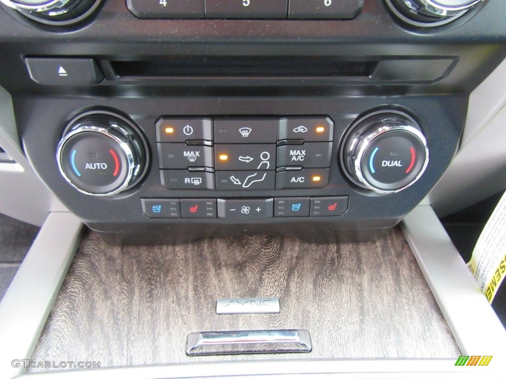 2017 Ford F250 Super Duty Lariat Crew Cab 4x4 Controls Photo #116887835