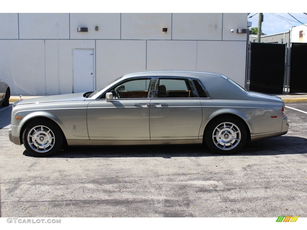 Platinum/Titanium 2004 Rolls-Royce Phantom Standard Phantom Model Exterior Photo #116887862