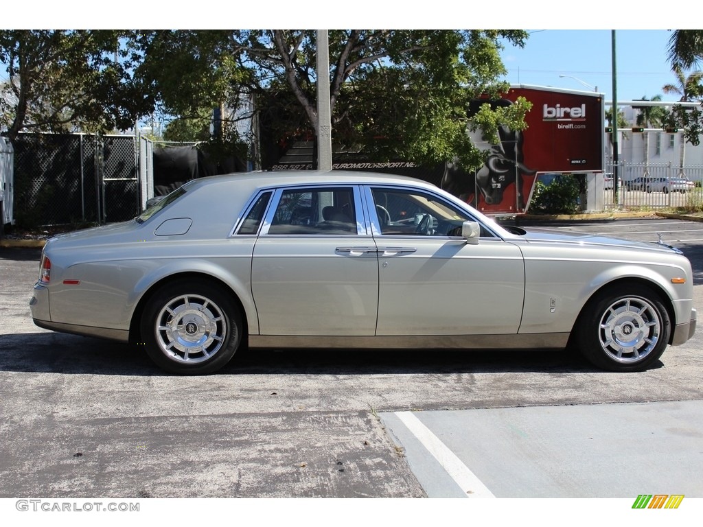 Platinum/Titanium 2004 Rolls-Royce Phantom Standard Phantom Model Exterior Photo #116887928