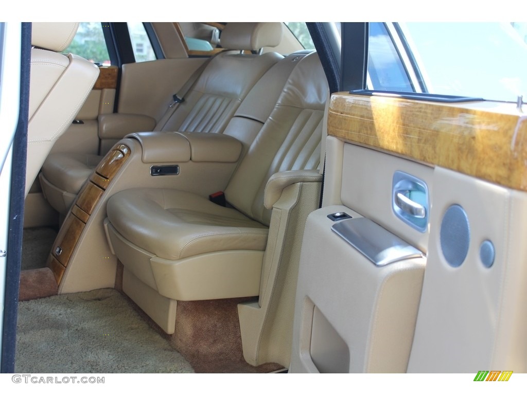 2004 Rolls-Royce Phantom Standard Phantom Model Rear Seat Photo #116888396