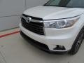 Blizzard Pearl - Highlander XLE Photo No. 10