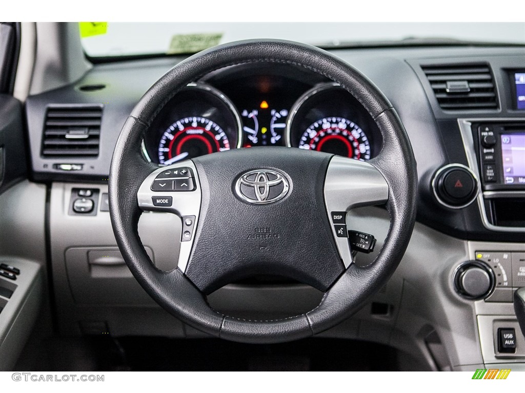 2013 Highlander SE - Black / Black photo #16