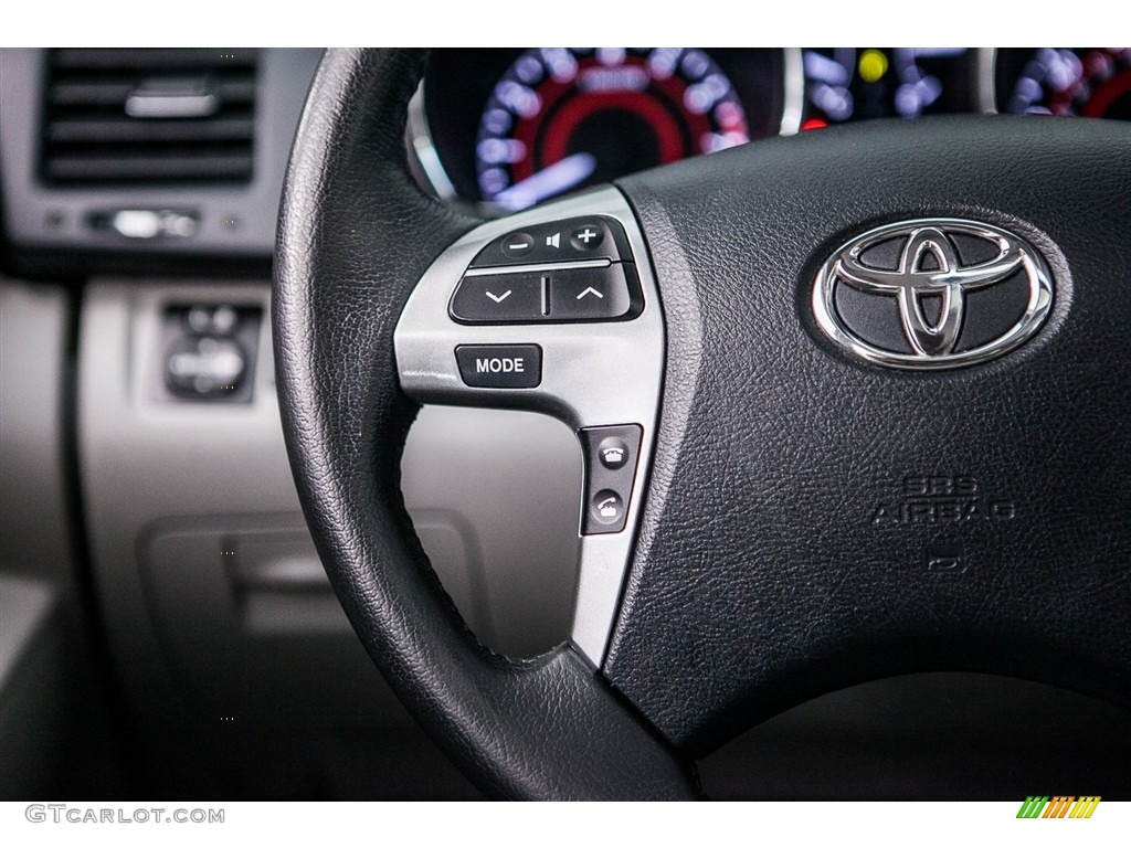 2013 Highlander SE - Black / Black photo #17
