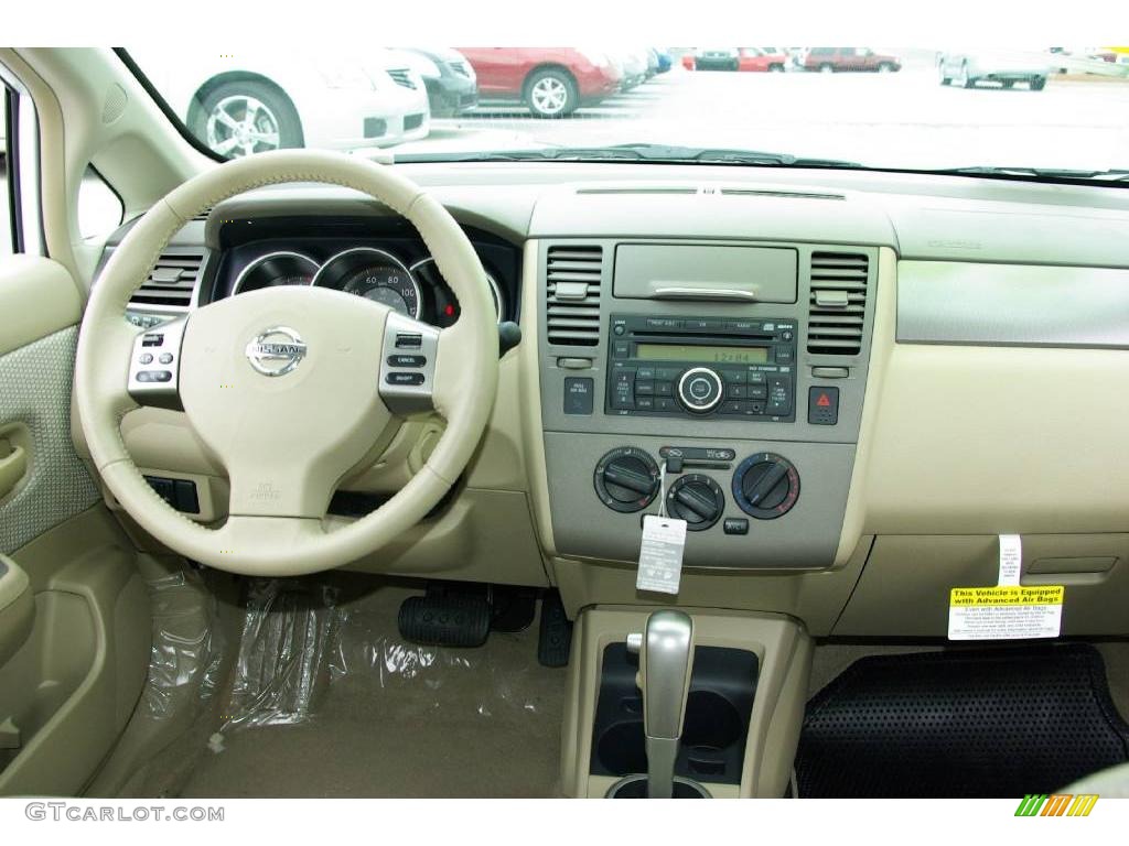 2008 Versa 1.8 SL Sedan - Fresh Powder White / Beige photo #14