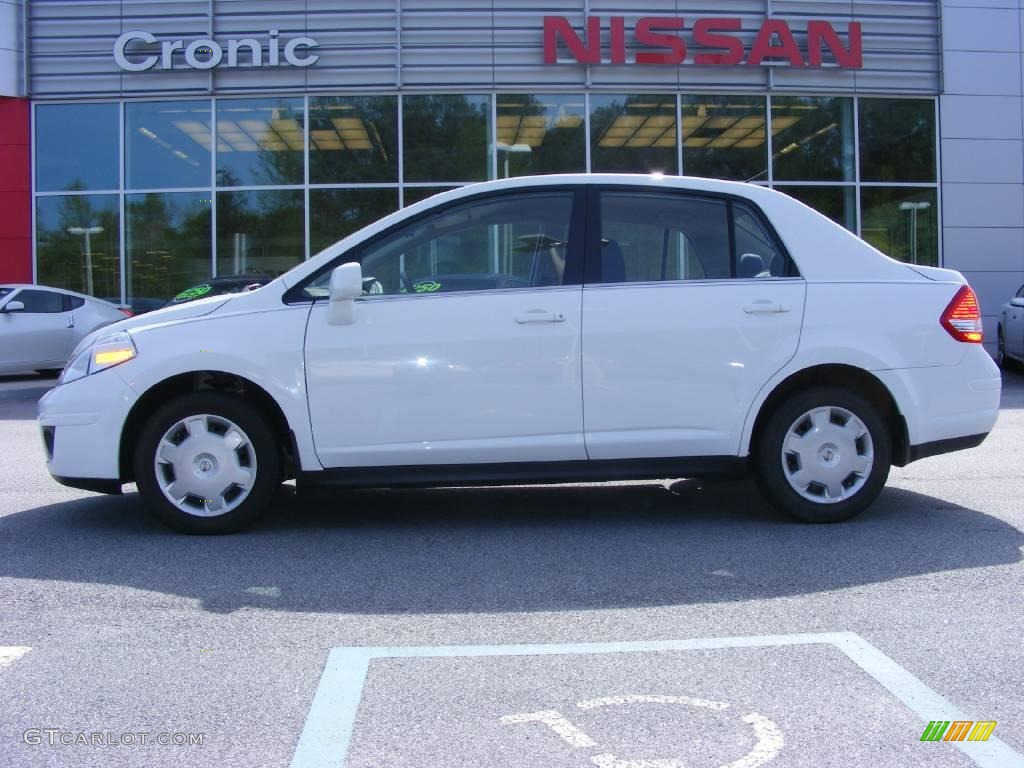 2008 Nissan versa sedan white #10