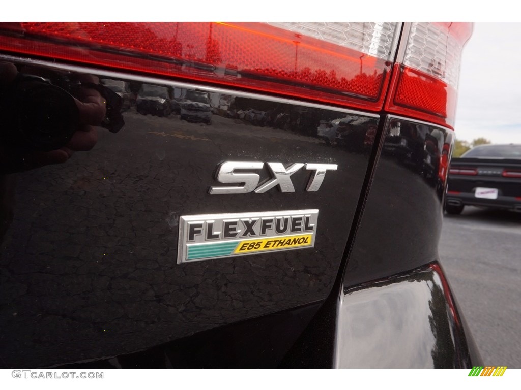 2016 Dodge Journey SXT Marks and Logos Photos