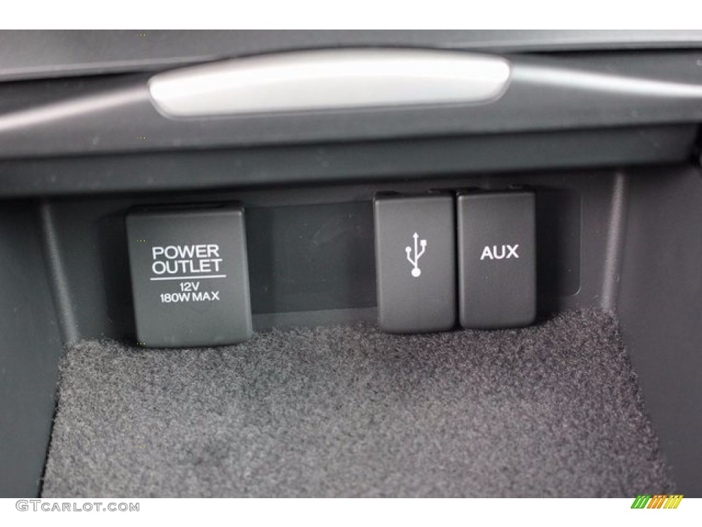 2017 Acura RDX AWD Controls Photo #116905124
