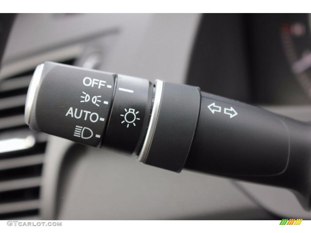 2017 Acura RDX AWD Controls Photo #116905214