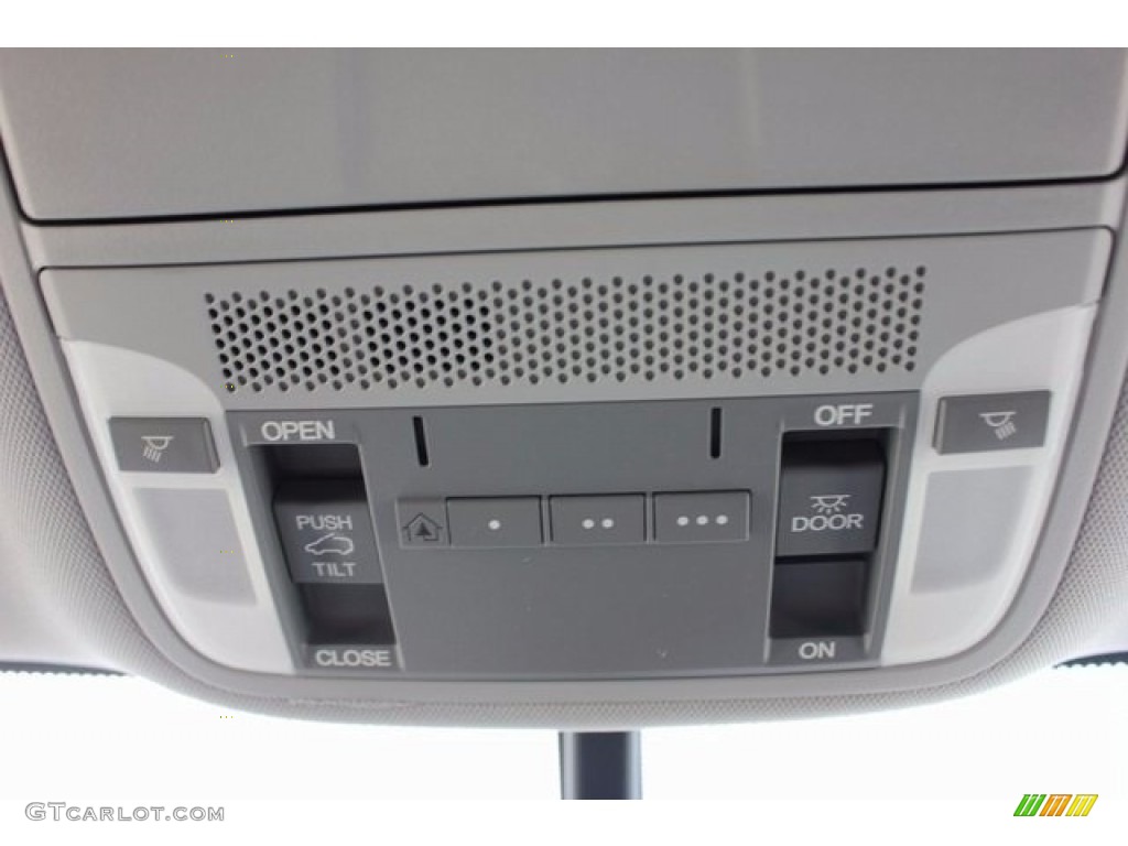 2017 Acura RDX AWD Controls Photo #116905355