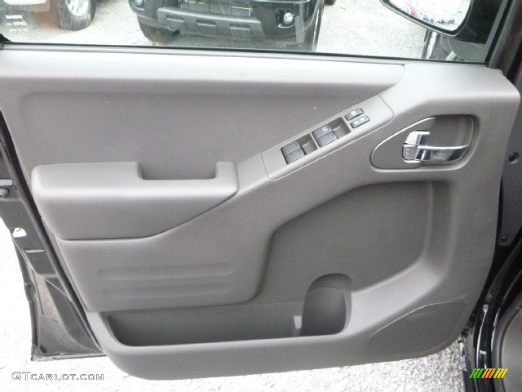 2017 Nissan Frontier Pro-4X Crew Cab 4x4 Door Panel Photos