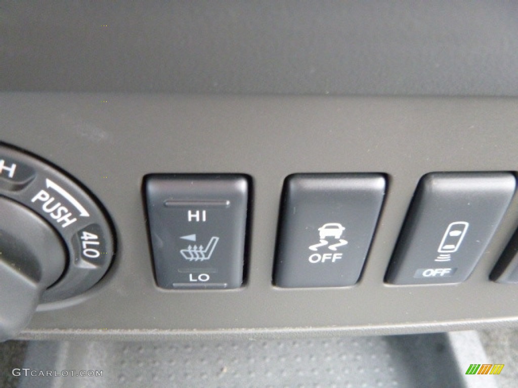 2017 Nissan Frontier SV King Cab 4x4 Controls Photo #116906480