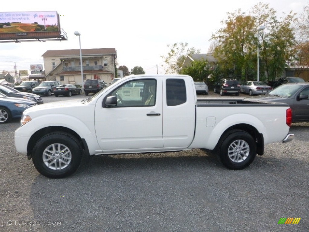 2017 Frontier SV King Cab 4x4 - Glacier White / Beige photo #10
