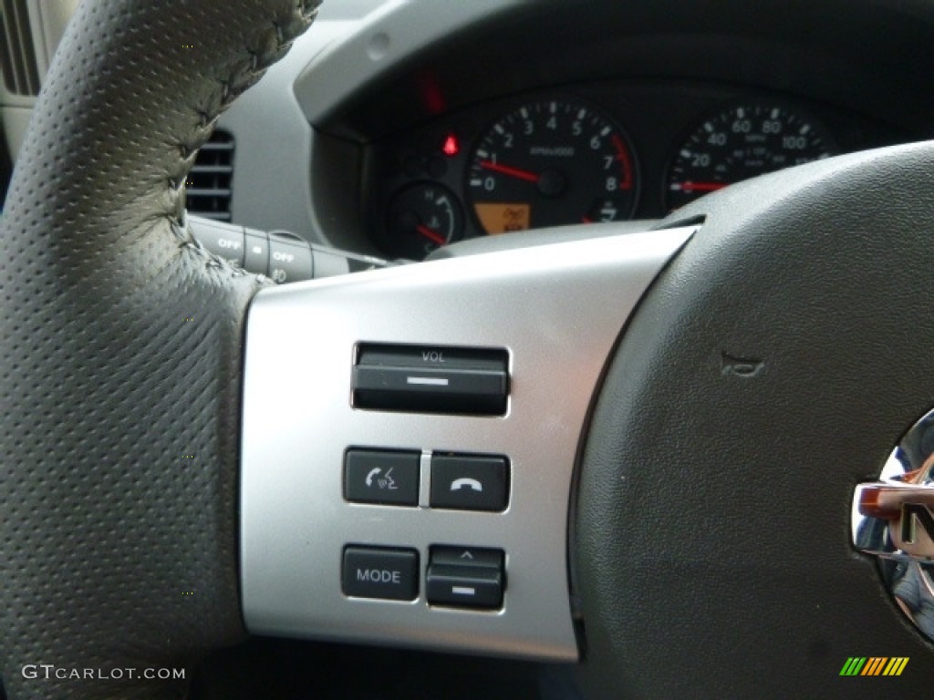 2017 Nissan Frontier SV King Cab 4x4 Controls Photo #116908253