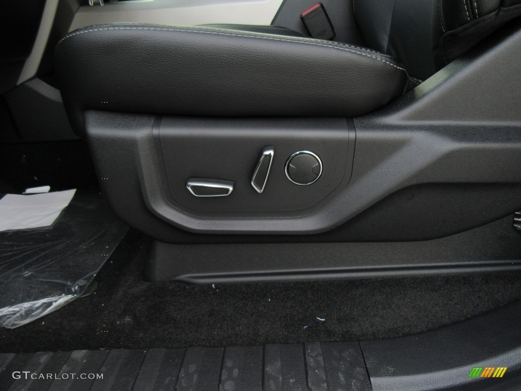 2017 Ford F250 Super Duty Lariat Crew Cab 4x4 Controls Photo #116912520