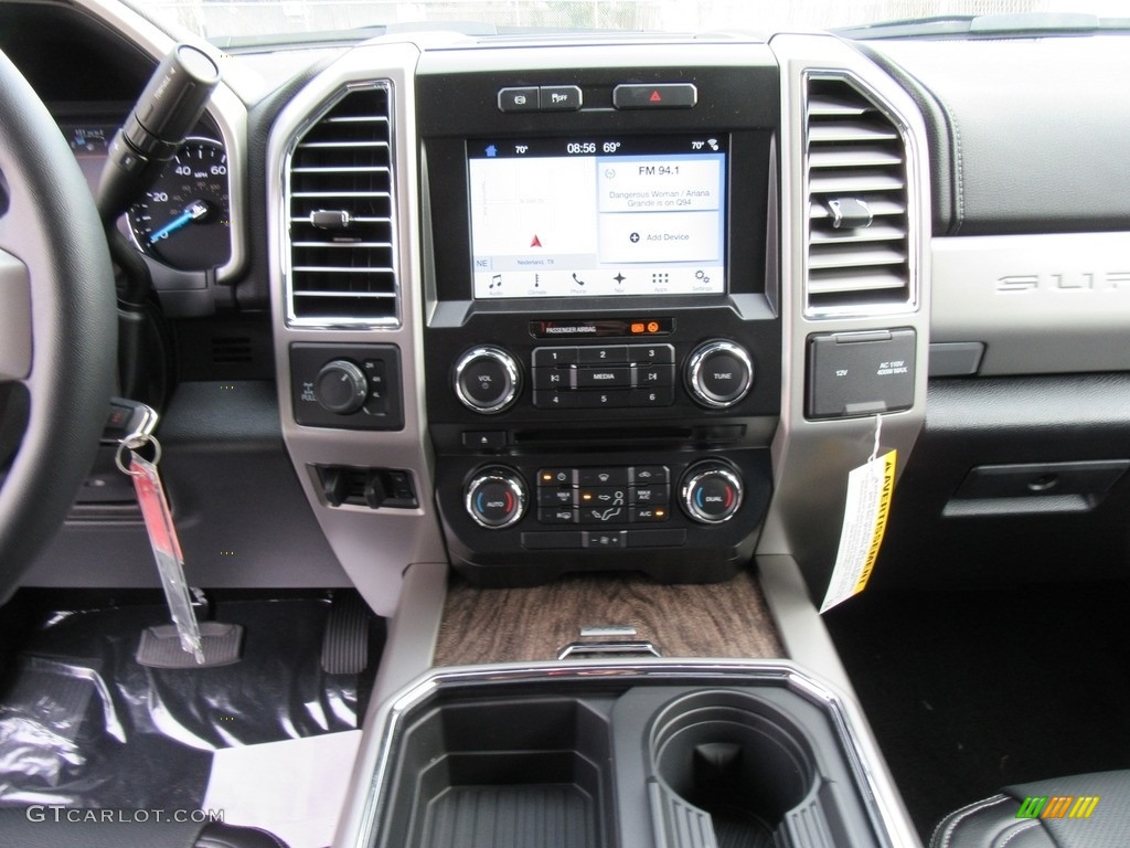 2017 Ford F250 Super Duty Lariat Crew Cab 4x4 Controls Photo #116912567