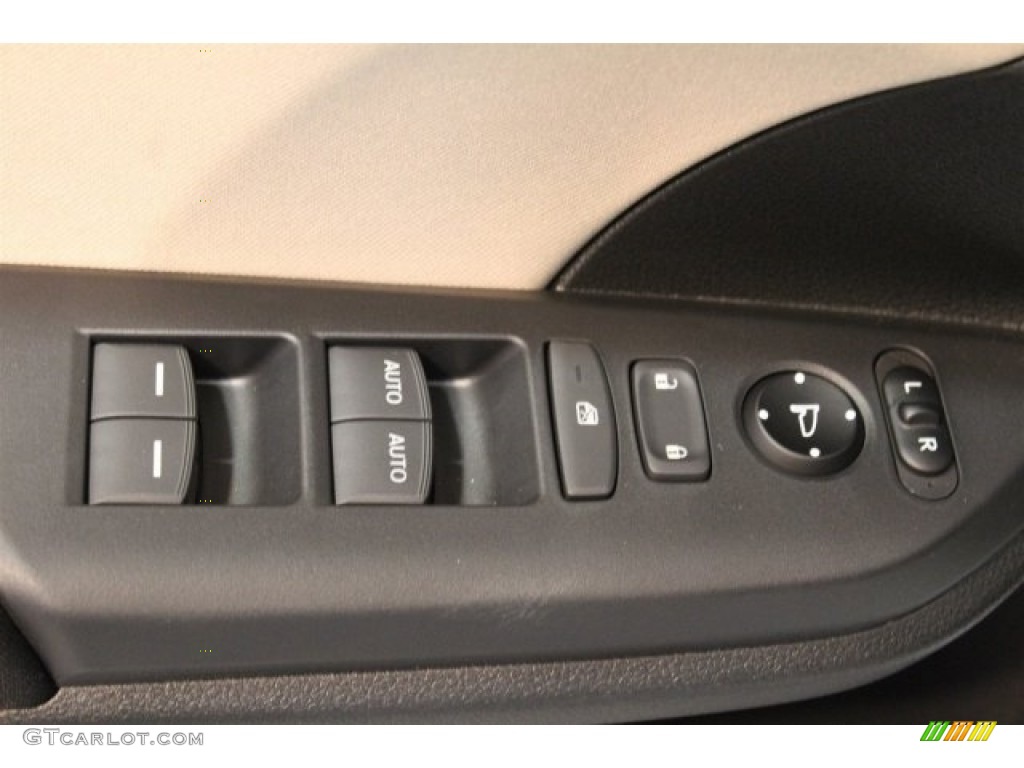 2017 Honda Civic EX-T Sedan Controls Photos