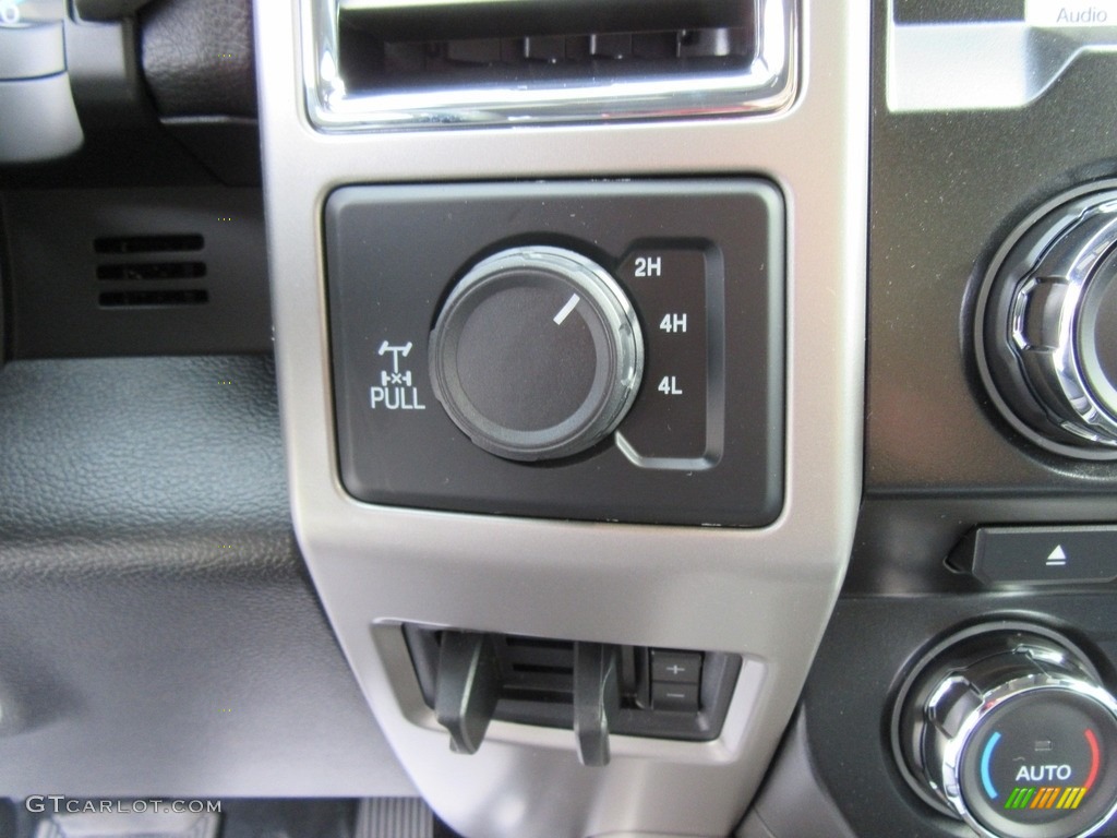 2017 Ford F250 Super Duty Lariat Crew Cab 4x4 Controls Photo #116912669