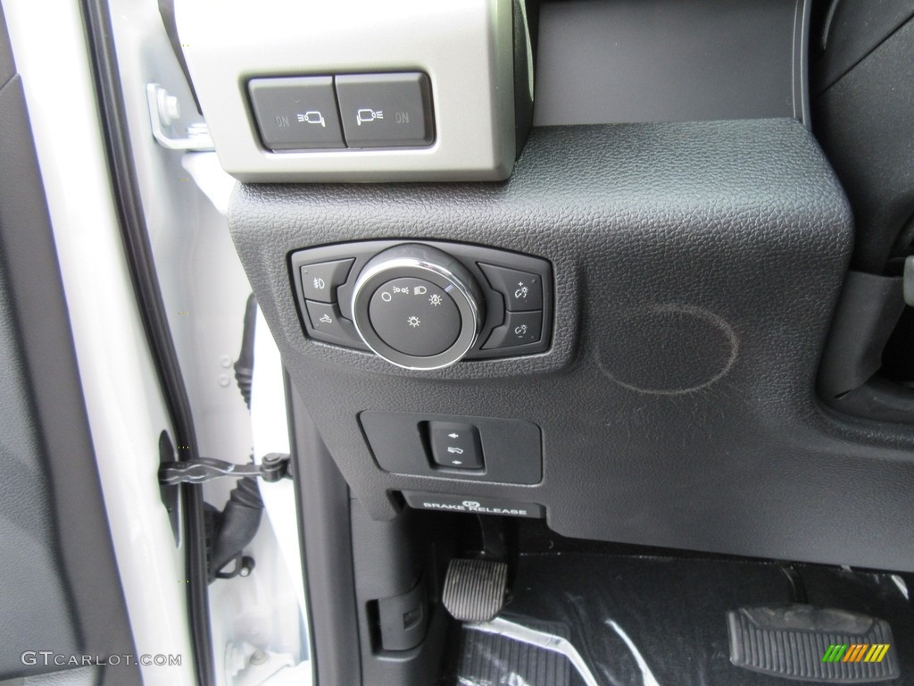 2017 Ford F250 Super Duty Lariat Crew Cab 4x4 Controls Photo #116912777