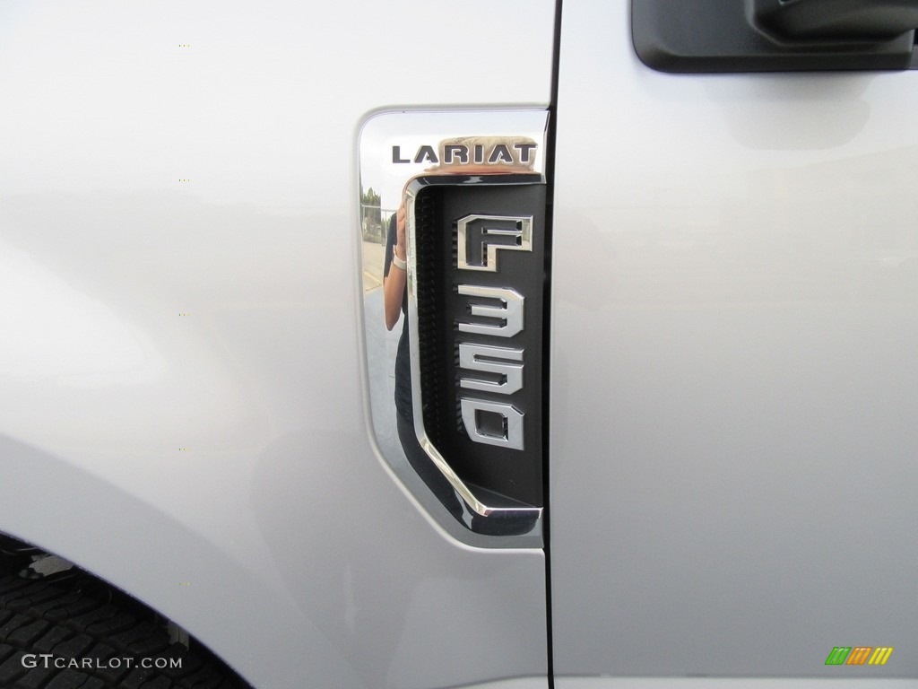 2017 Ford F350 Super Duty Lariat Crew Cab 4x4 Marks and Logos Photo #116913164