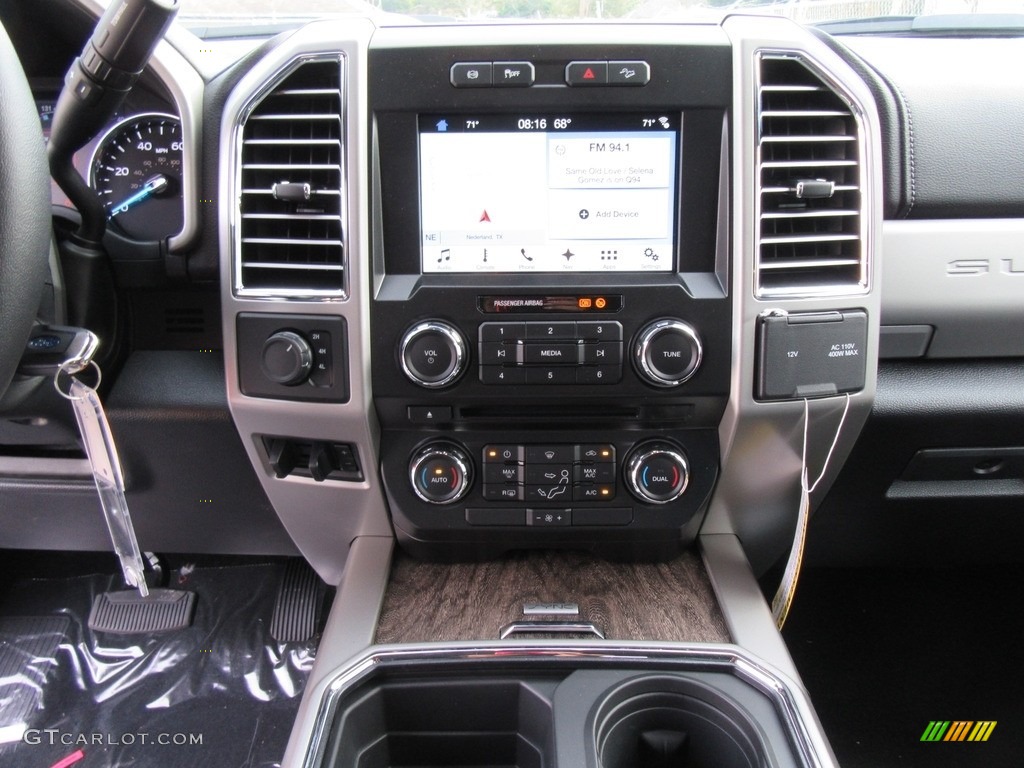 2017 Ford F350 Super Duty Lariat Crew Cab 4x4 Controls Photo #116913464