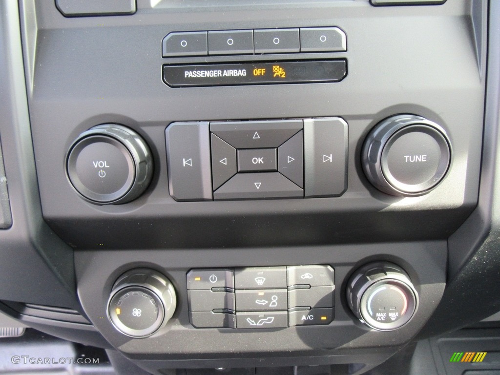 2016 F150 XL Regular Cab 4x4 - Oxford White / Medium Earth Gray photo #24