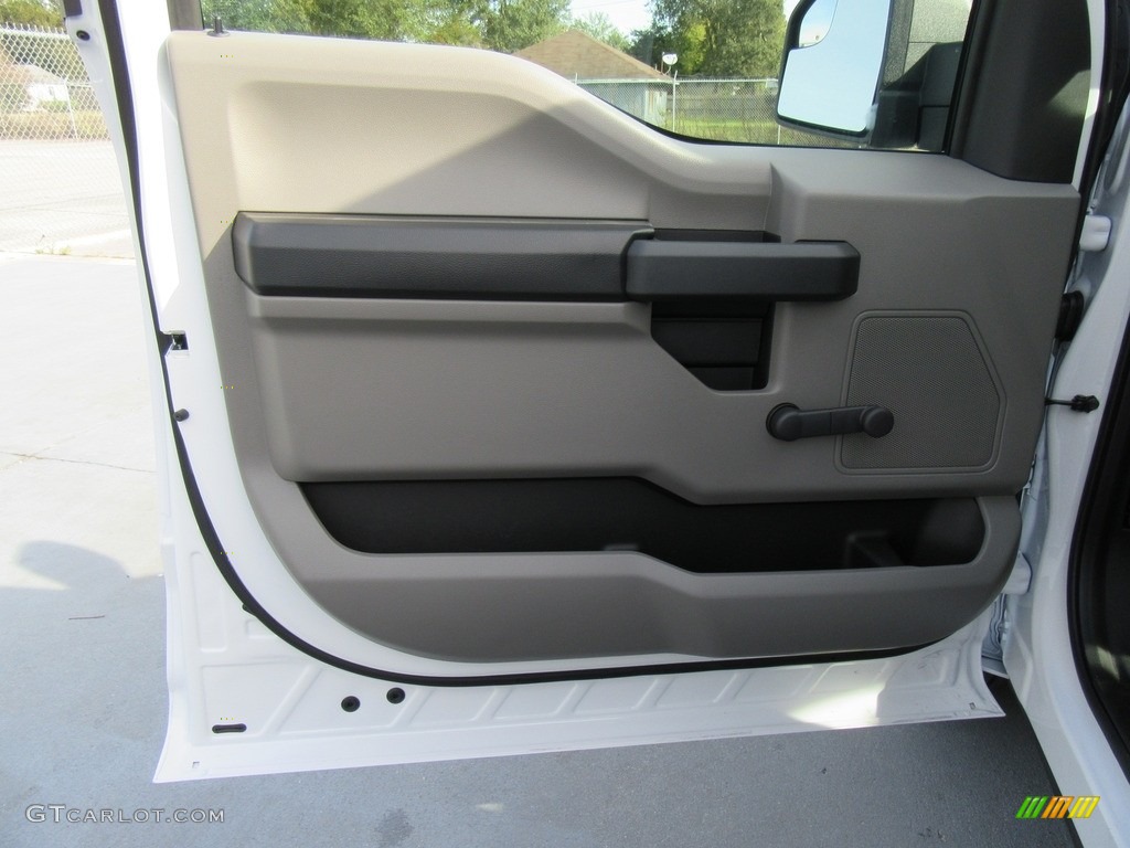 2016 F150 XL Regular Cab - Oxford White / Medium Earth Gray photo #17