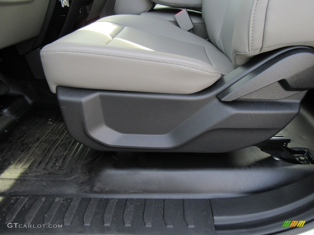 2016 F150 XL Regular Cab - Oxford White / Medium Earth Gray photo #20