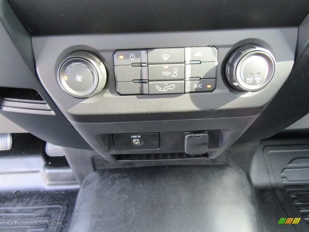 2016 F150 XL Regular Cab - Oxford White / Medium Earth Gray photo #25